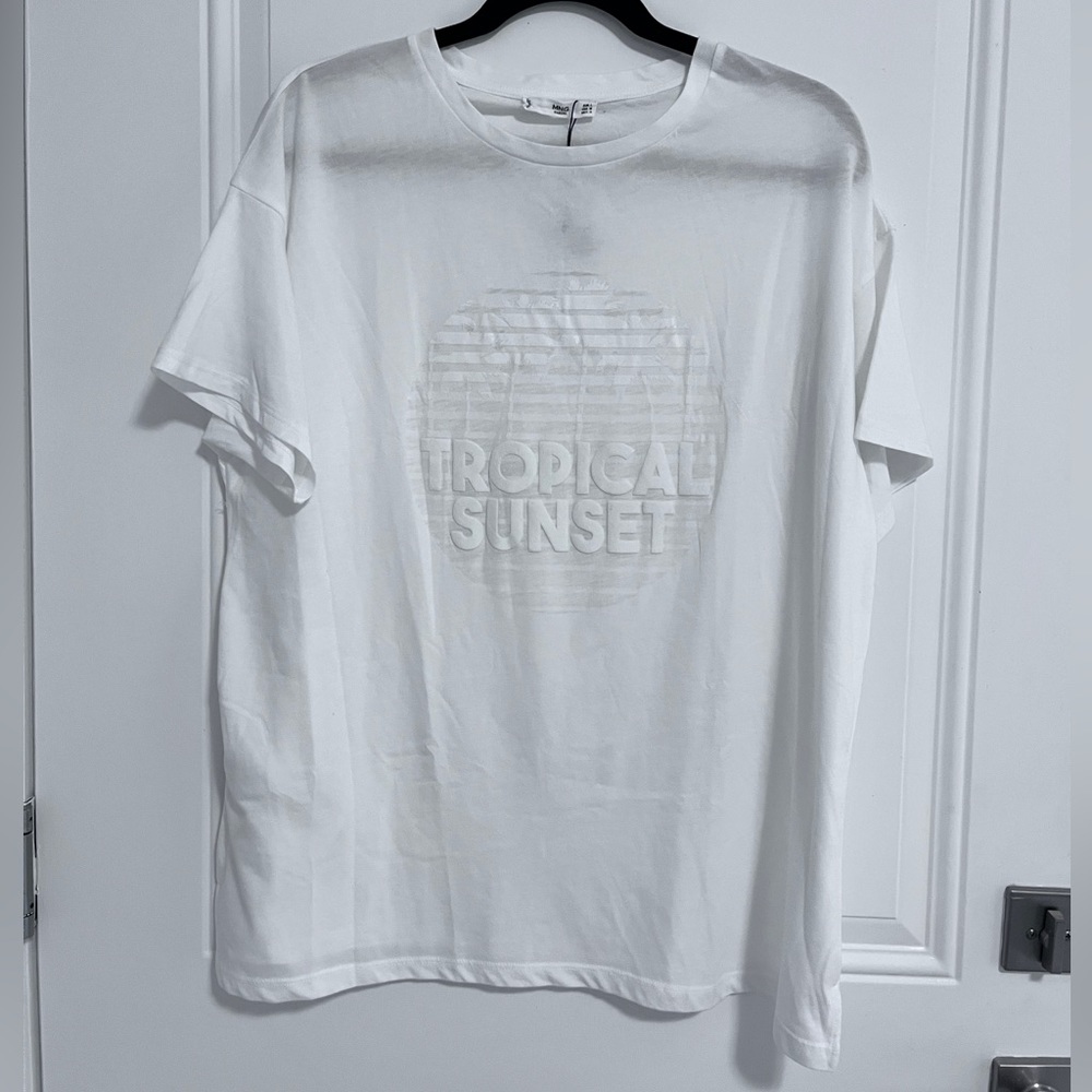 NWT - Mango Women’s Printed Embossed Letters Oversized Short Sleeve Tee - M/L